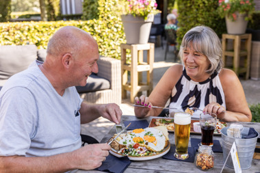 Summio_Parc_Duc_De_Brabant_Restaurant_Auberge_De_Hilver_Gasten_Op_Terras_006.jpg