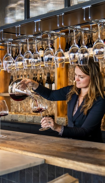 Enjoy sparkling wines and great accommodation
in the most unique wine hotel in the Netherlands