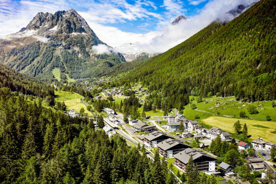 Geniet van een heerlijke vakantie op een resort in de bergen van Haute-Savoie