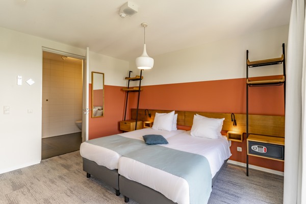 Hotel rooms (2 guests)