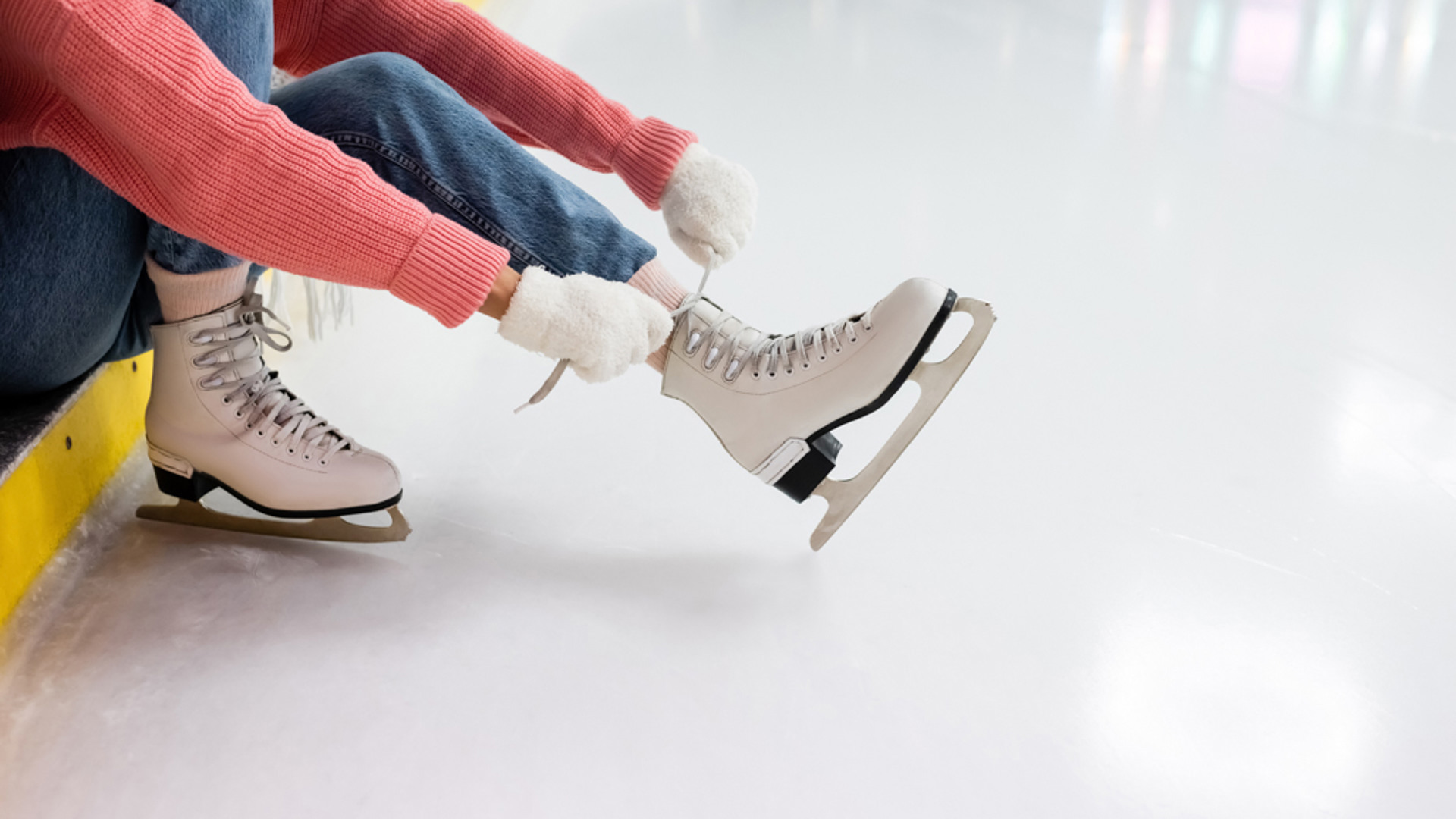 Schlittschuhlaufen auf Natureisbahnen während der Weihnachtsferien in Summio Parcs