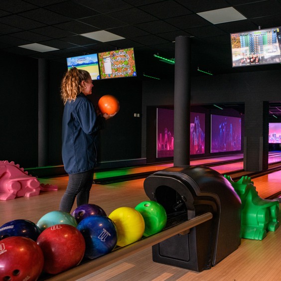 Entdecken Sie unsere gesellige Bowlingbahn