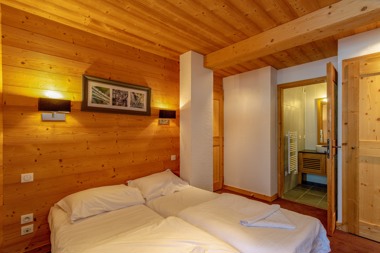 Dormio_Resort_Les_Portes_Du_Mont_Blanc_Vallorcine_Apartment_T4_Bedroom_001.jpg