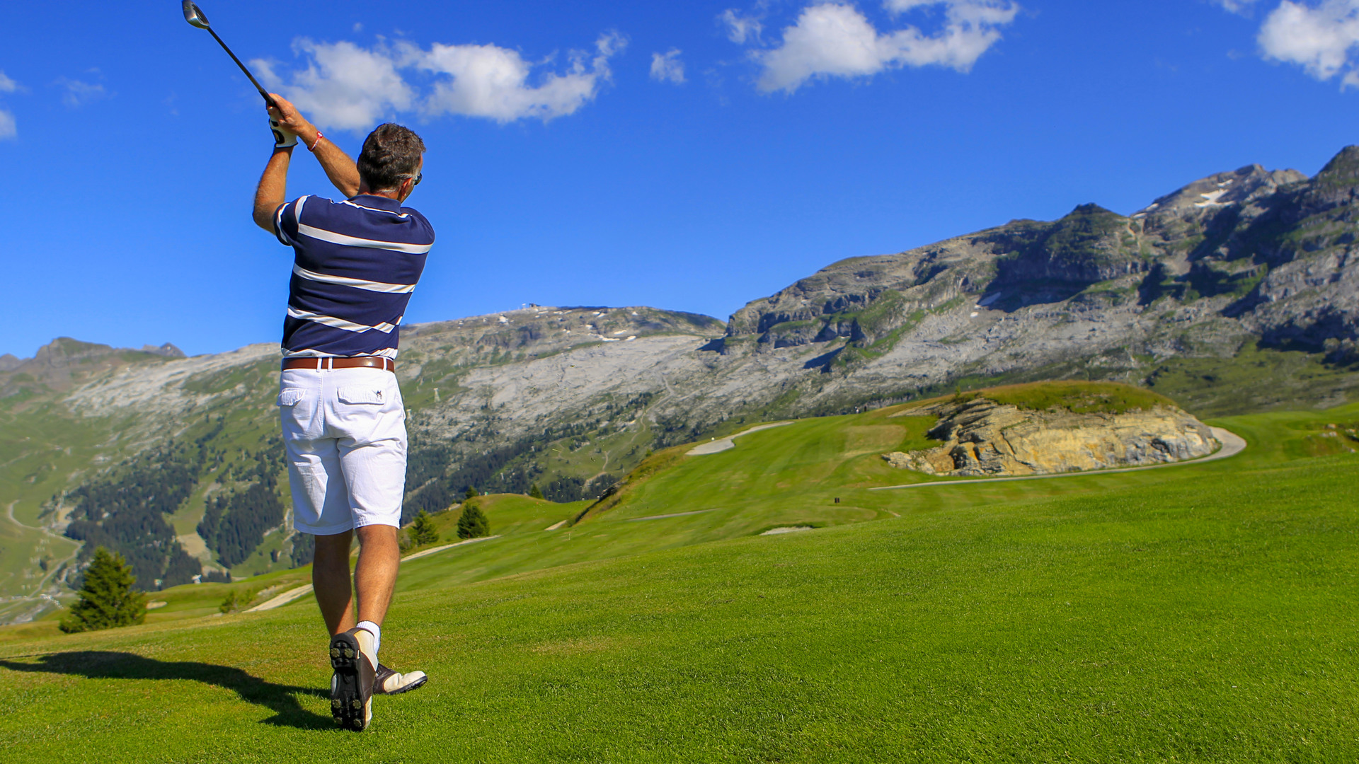 Golf in the mountains of the French Alps