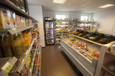 Dormio_Strand_Resort_Nieuwvliet-Bad_Minishop_002.jpg