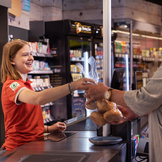 Boodschappen bij de supermarkt op Summio Parc Port Greve