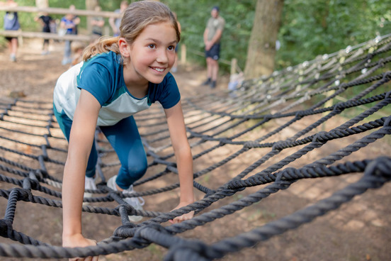 Een unieke hindernisbaan in de wilde natuur van de Eifel