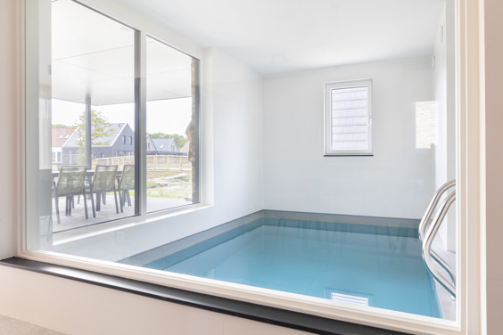 Verblijf in een Poolwoning op een luxe vakantiepark in Zeeland