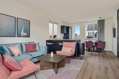 Dormio_Water_Resort_Medemblik_Dijkhuys_Binnen_Living_Room_Dining_Area_Kitchen_002.jpg