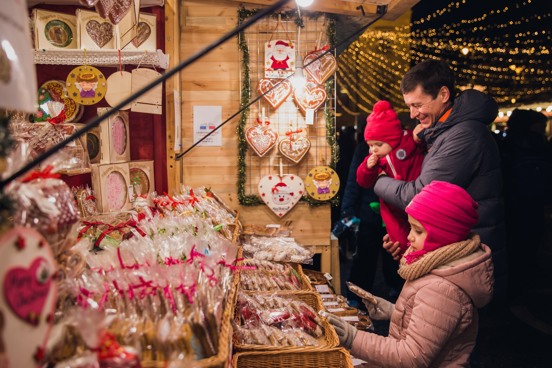 Kerstmarkt in de grotten van Valkenburg